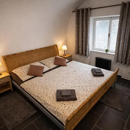 Siroka 52 דירה *