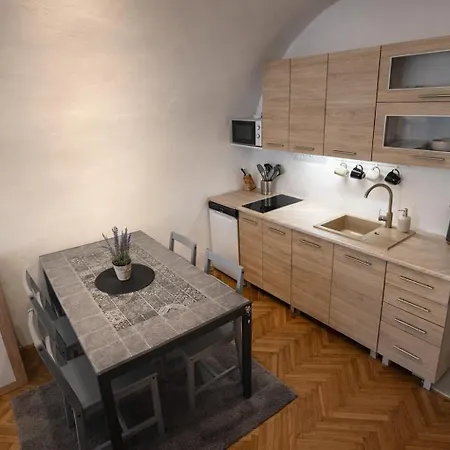 Siroka 52 *