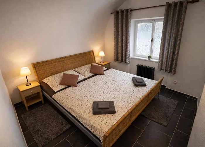 Siroka 52 דירה *